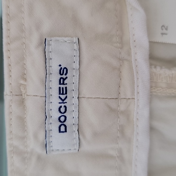 Dockers Khaki shorts Sz 12 - Picture 5 of 13